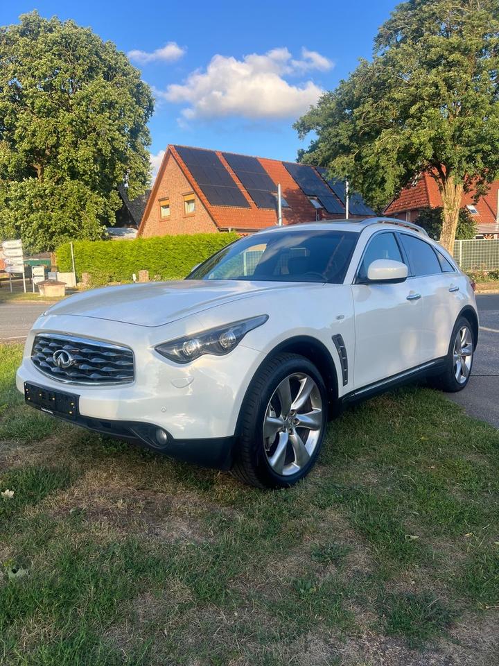Infiniti FX, 2011