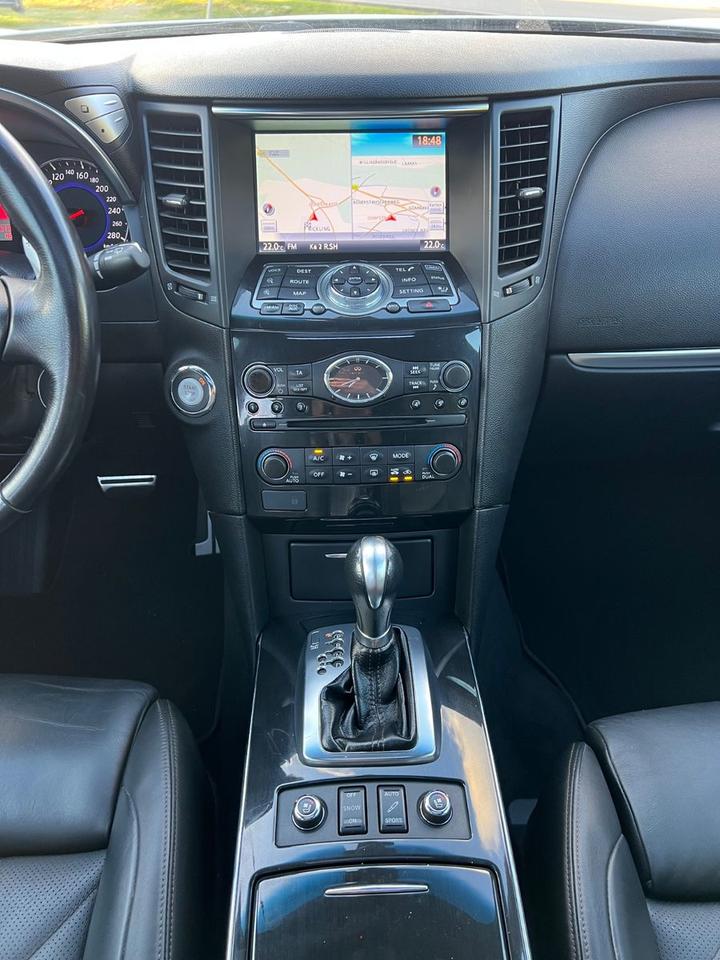 Infiniti FX 2011 — photo 10