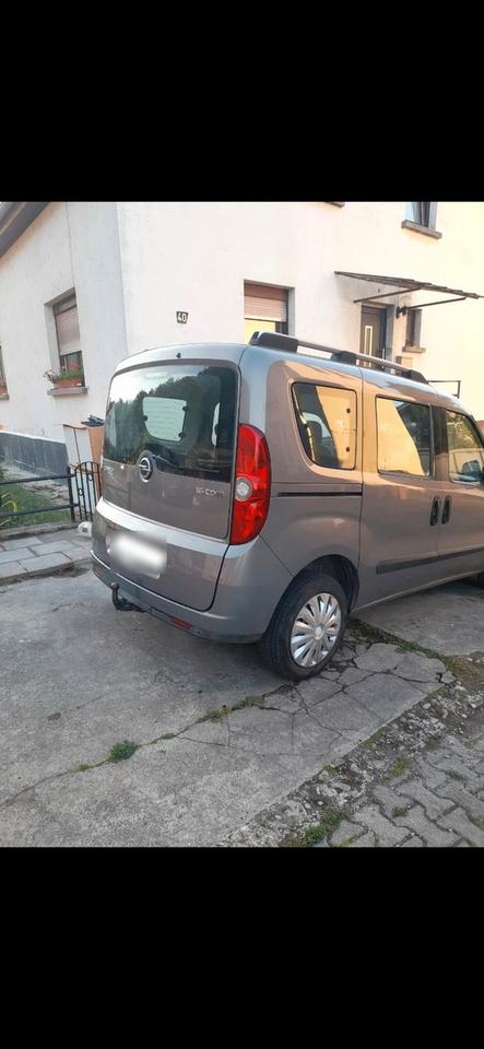 Opel Combo 2012 — rear view
