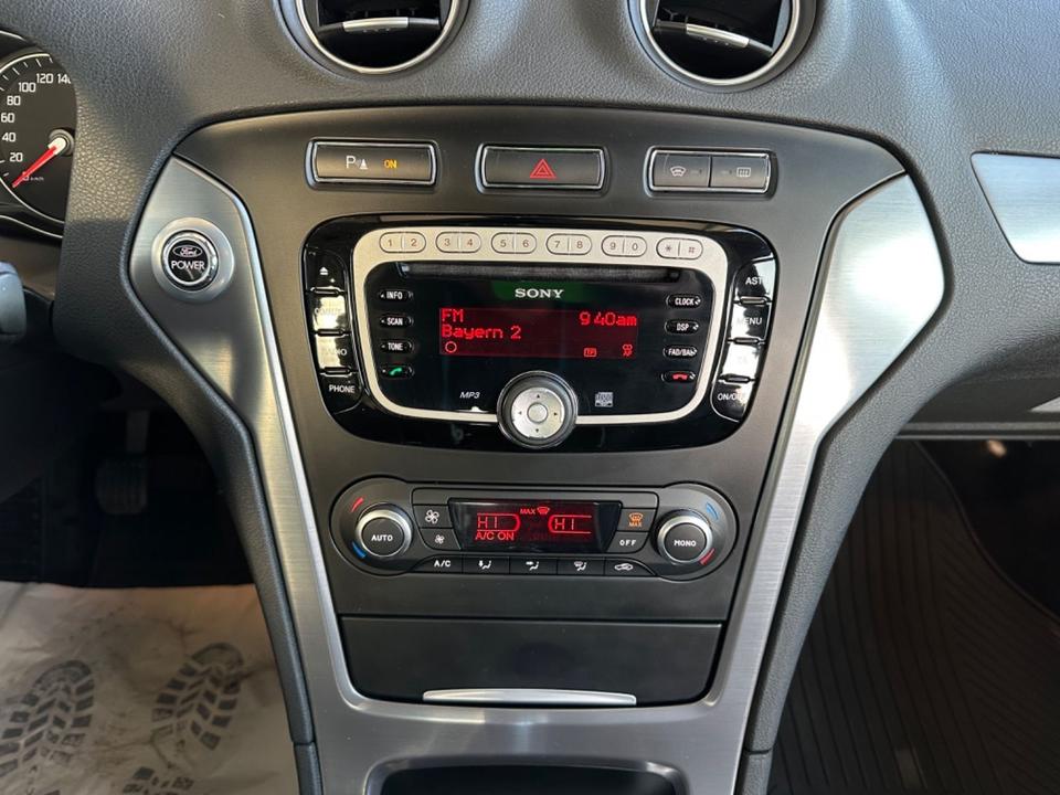 Ford Mondeo 2011 — photo 10