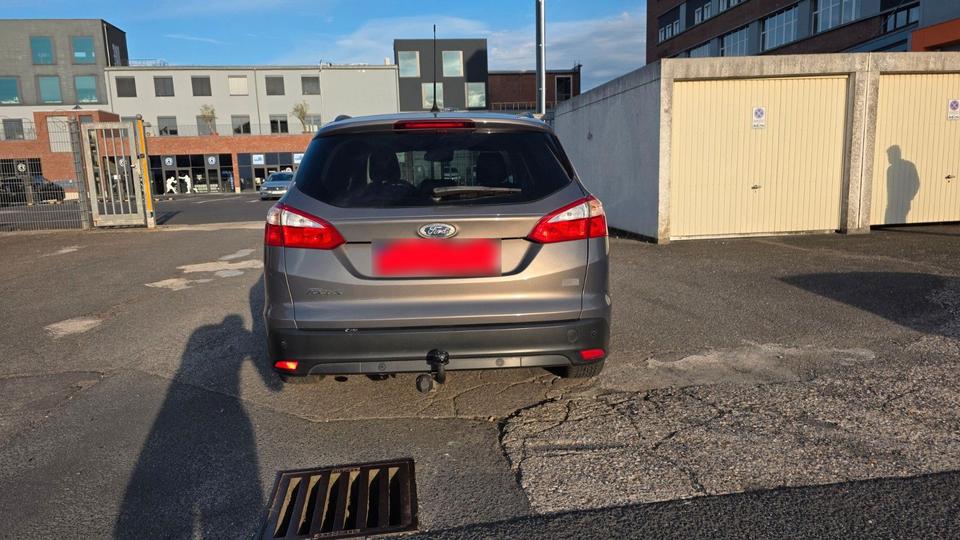 Ford Focus 2011 — engine
