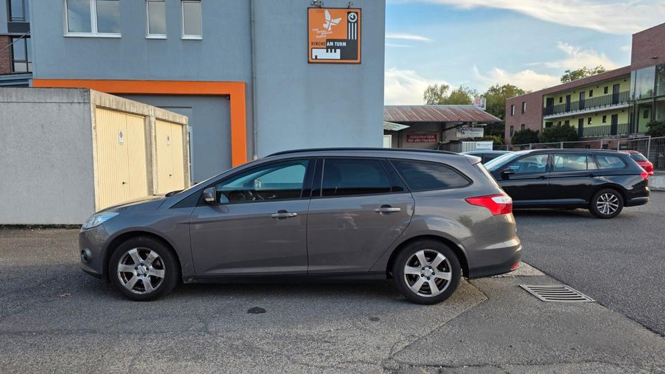 Ford Focus 2011 — photo 7
