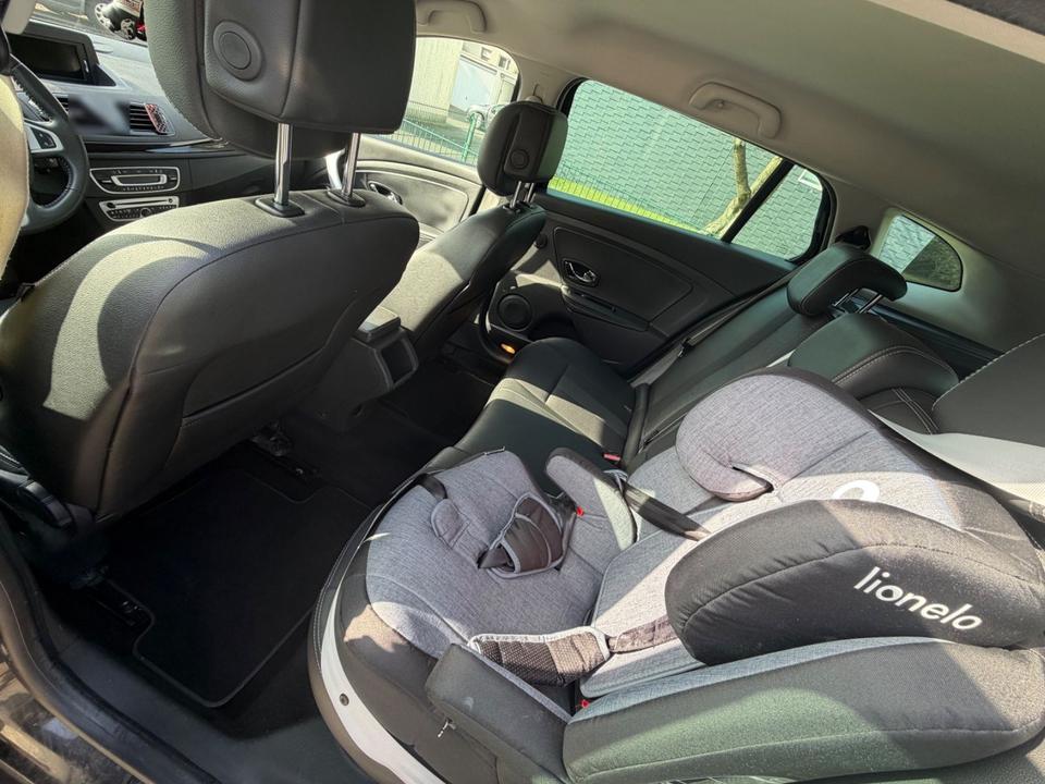 Renault Megane 2012 — photo 12