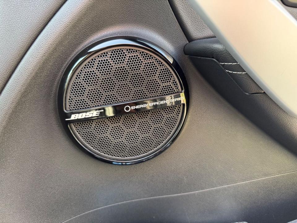 Renault Megane 2012 — photo 13