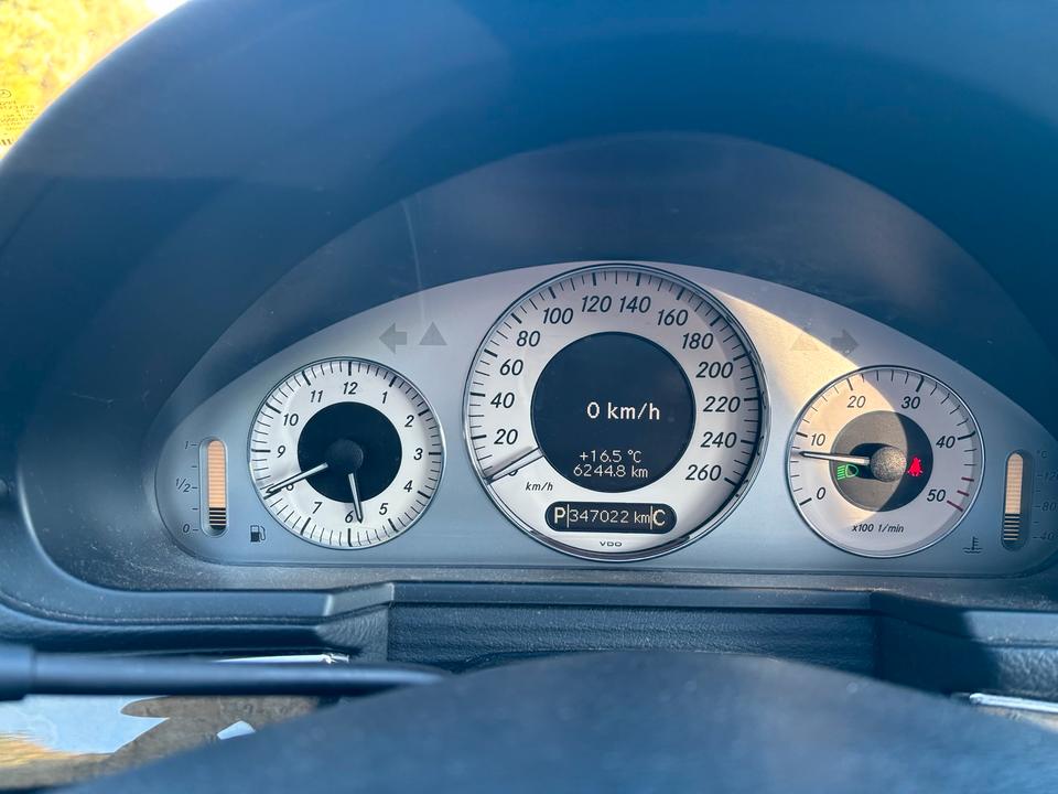 Mercedes Benz E 220 2007 — photo 18
