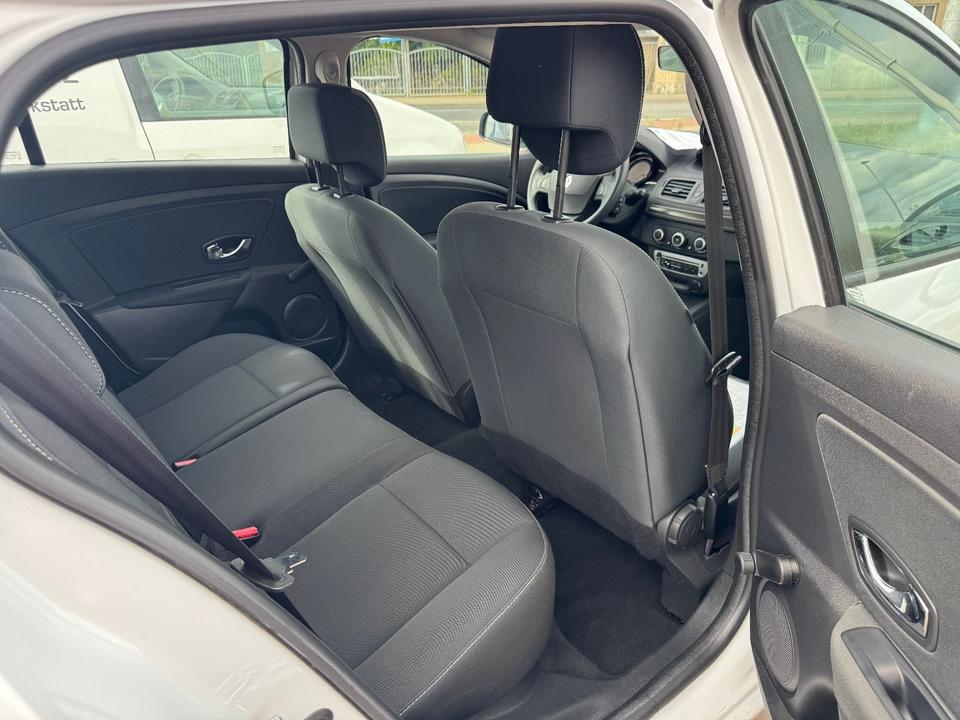 Renault Megane 2015 — photo 10