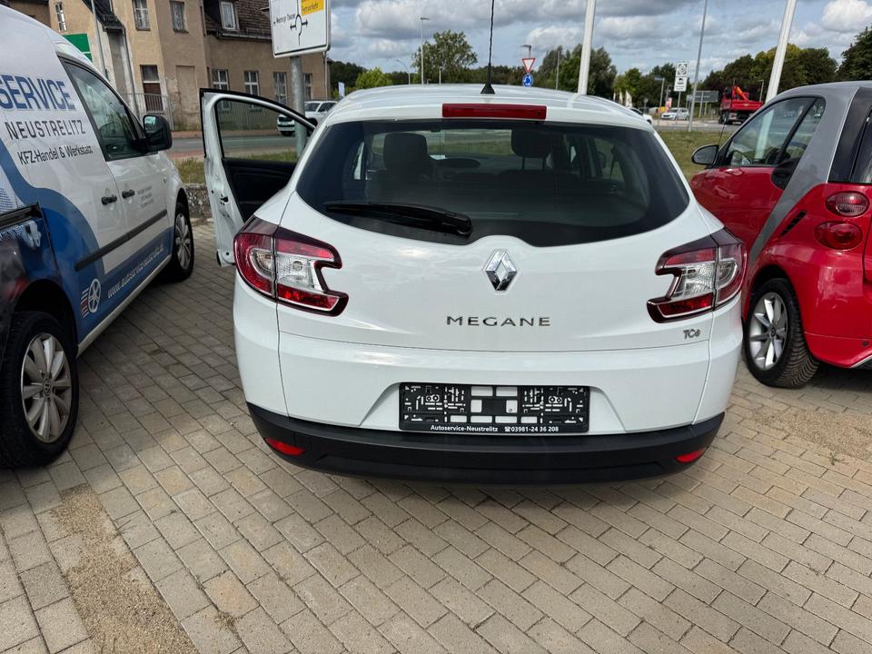 Renault Megane 2015 — photo 12