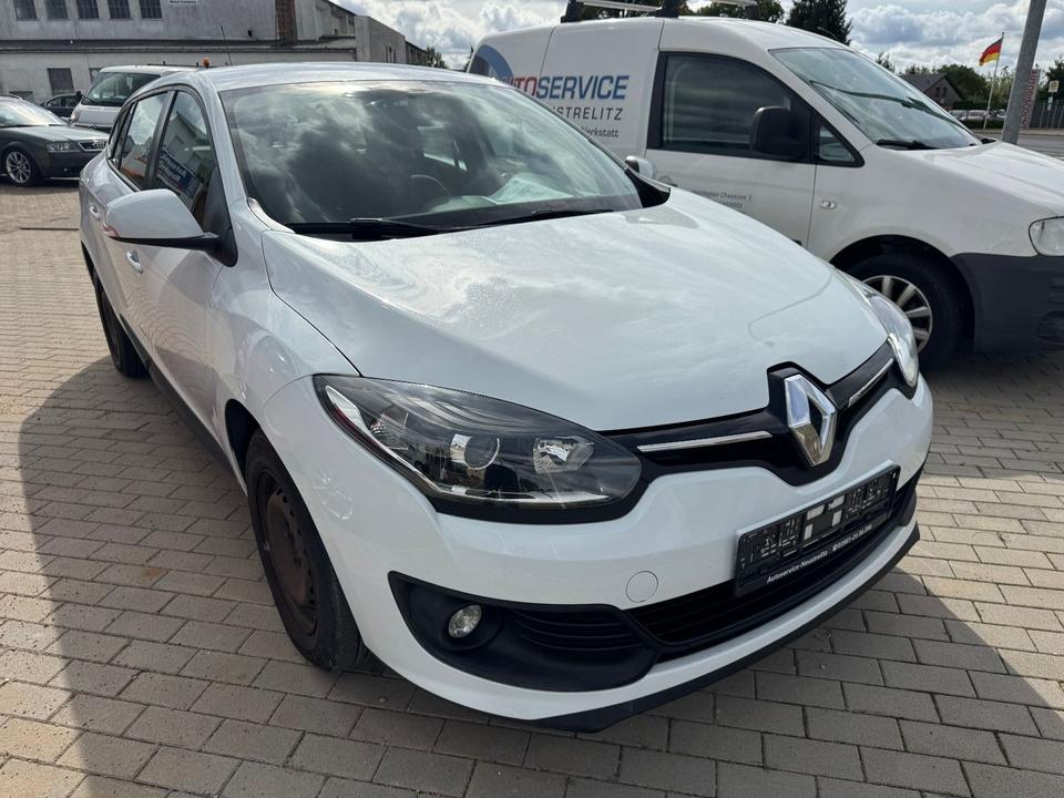 Renault Megane 2015 — rear view