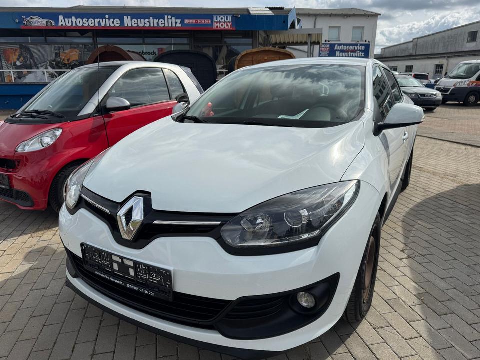 Renault Megane 2015 — interior