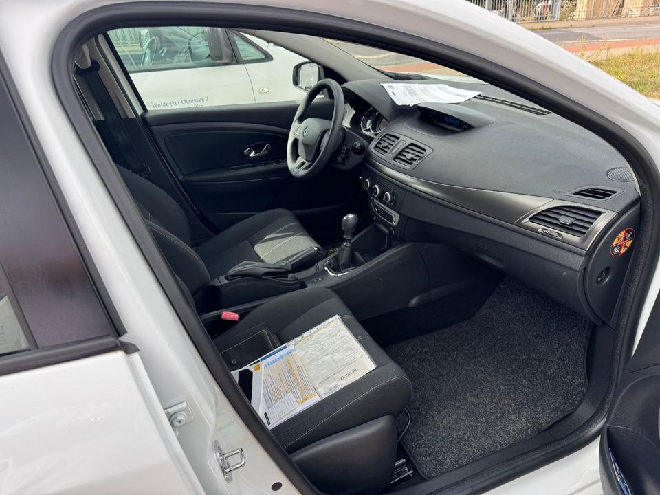 Renault Megane 2015 — photo 8