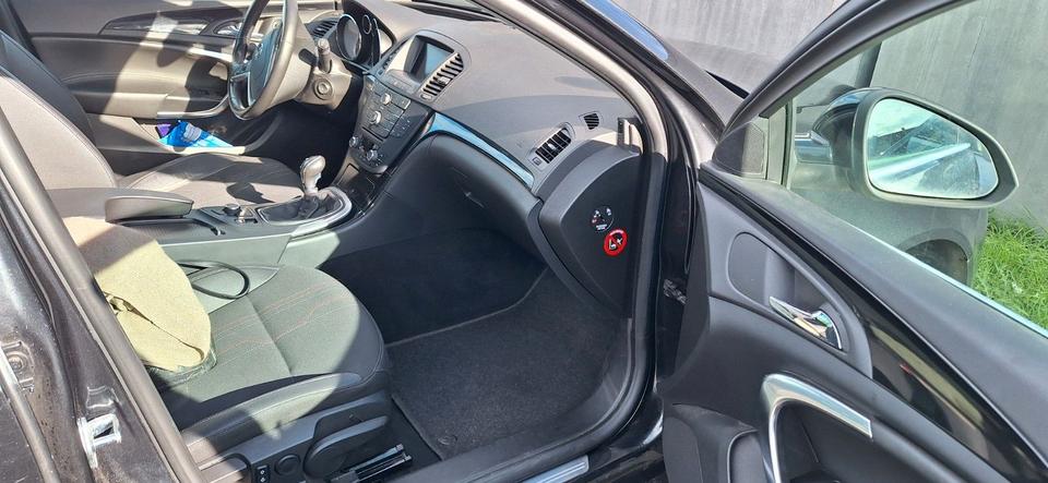 Opel Insignia 2012 — photo 15