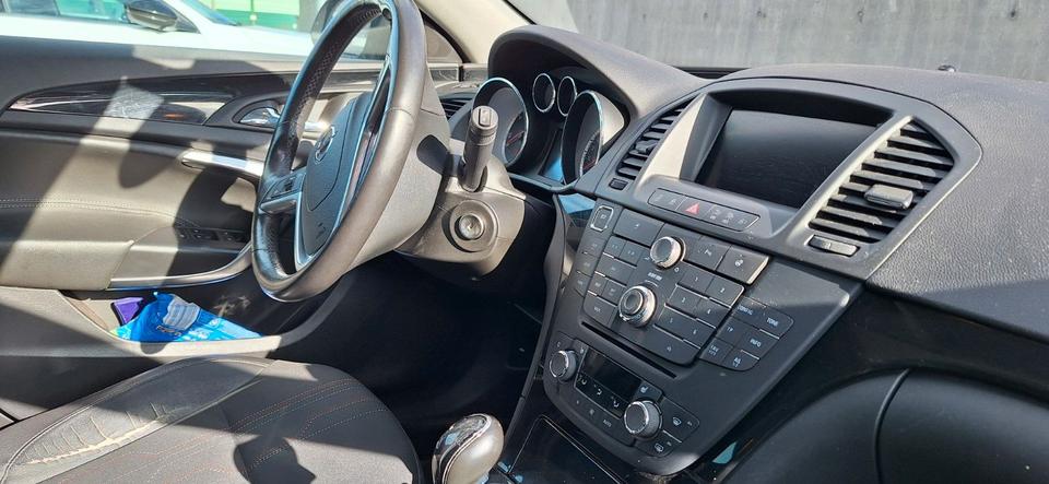 Opel Insignia 2012 — photo 9