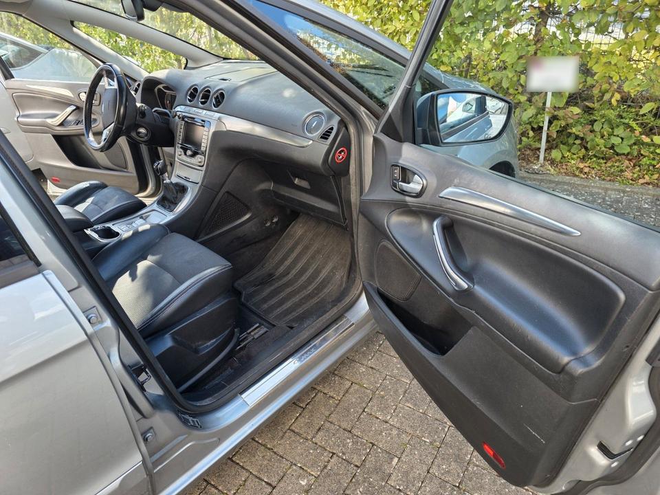 Ford S-Max 2009 — photo 13