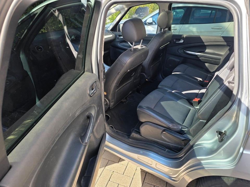 Ford S-Max 2009 — photo 15