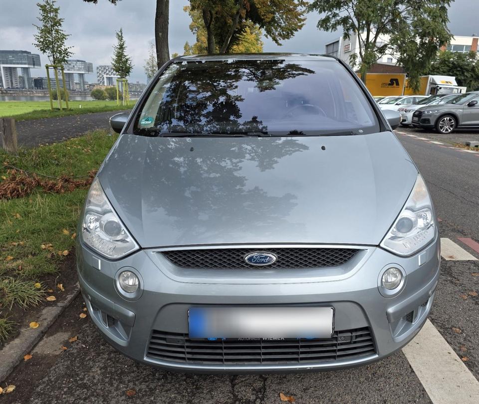 Ford S-Max 2009 — interior