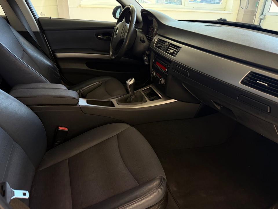 BMW 325 2007 — photo 6