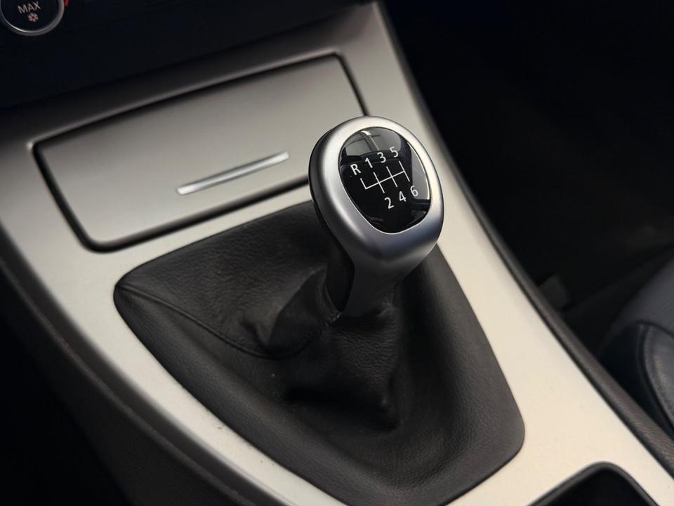 BMW 325 2007 — photo 9