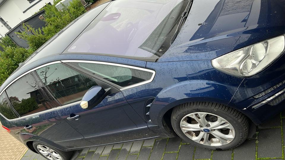 Ford S-Max 2013 — rear view