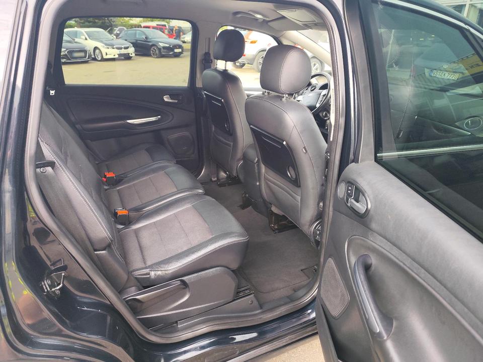 Ford S-Max 2011 — photo 11