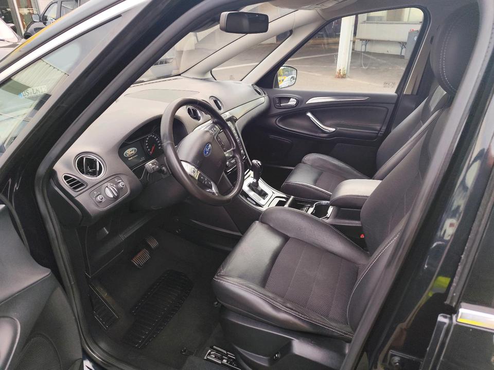 Ford S-Max 2011 — photo 13