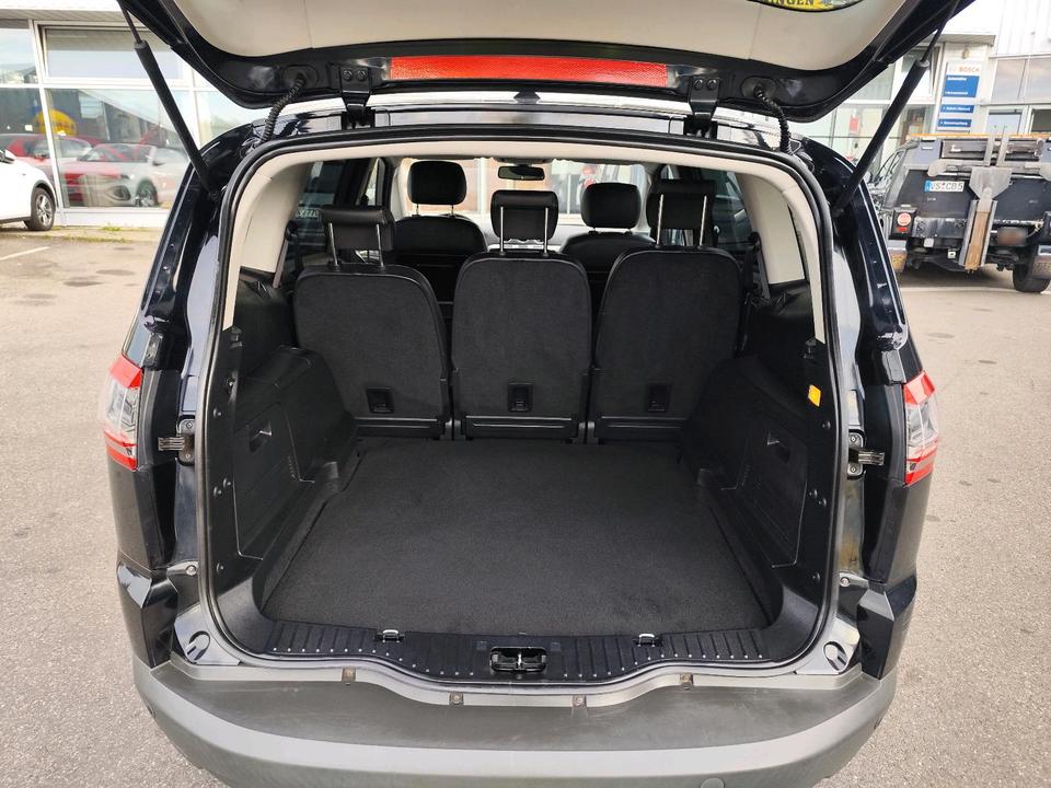 Ford S-Max 2011 — photo 15