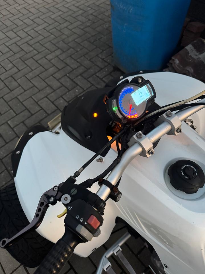 Weitere Motorräder Quad Beeline Bestia 2012 — interior