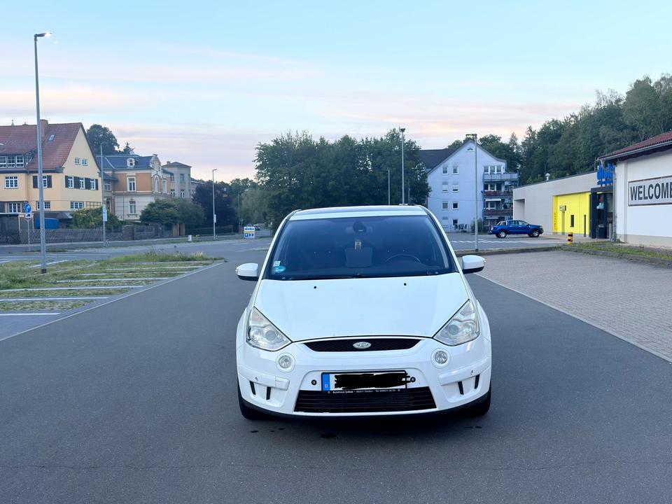 Ford S-Max 2008 — rear view