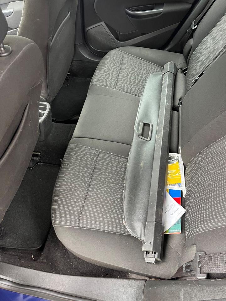 Opel Astra 2012 — photo 12