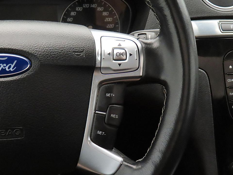 Ford S-Max 2015 — photo 17