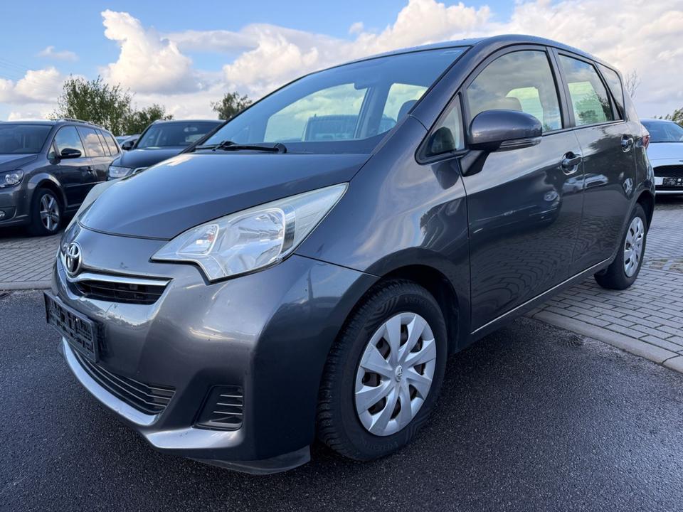 Toyota Verso 2013 — двигун