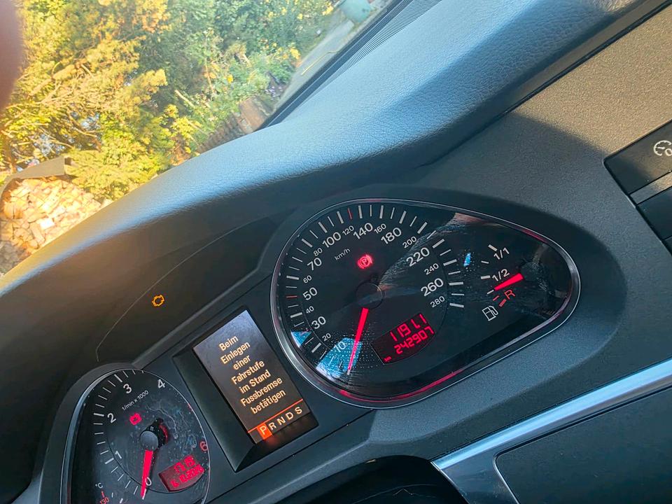 Audi A6 2005 — салон