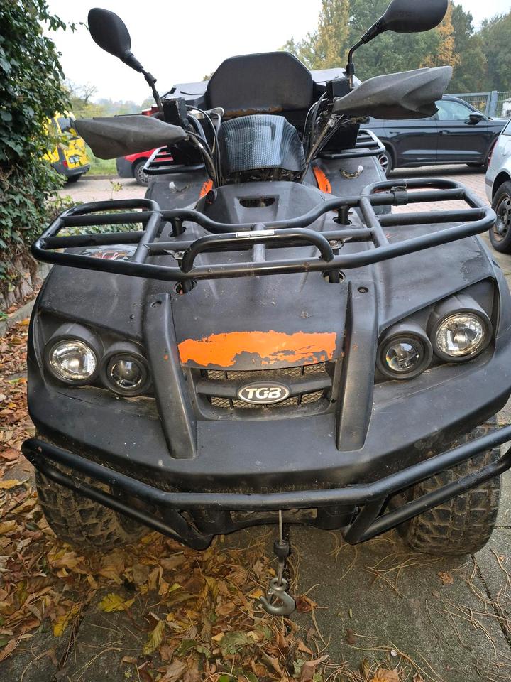 Weitere Motorräder Zu Verkaufen ein Quad der Marke TGB 2008 — салон