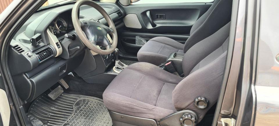 Land Rover Freelander 2006 — photo 12