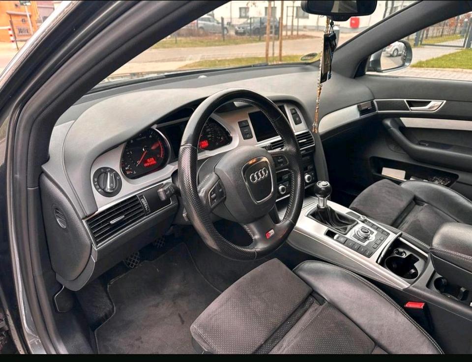 Audi A6 2011 — photo 11