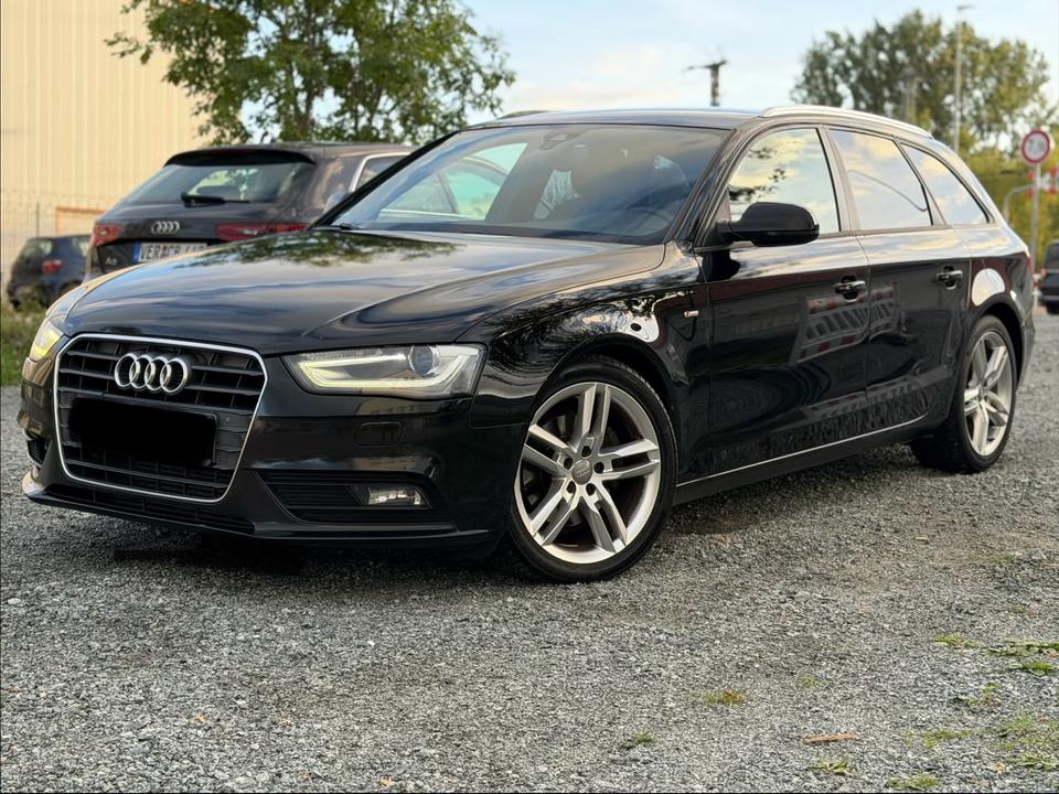 Audi A4 2012 — вигляд ззаду