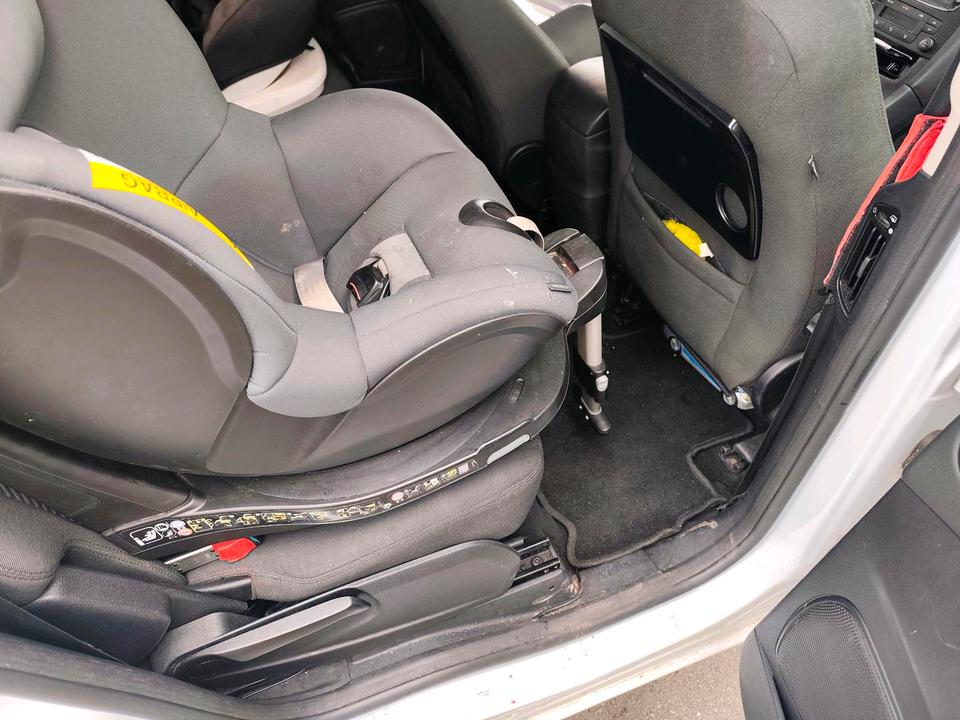 Ford S-Max 2010 — photo 5