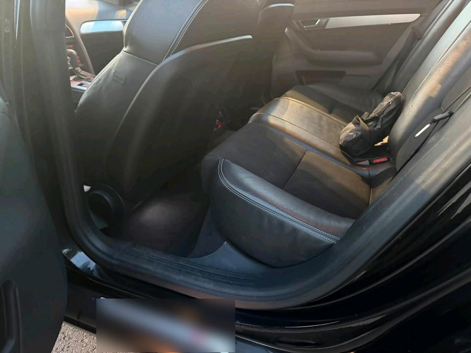 Audi A6 2009 — interior