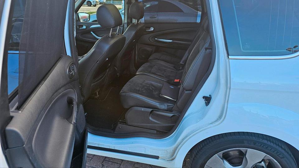 Ford S-Max 2011 — photo 6