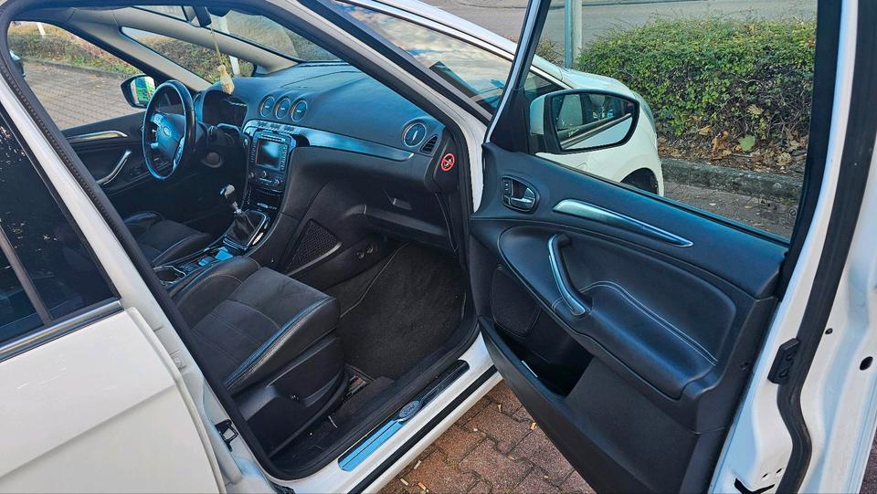 Ford S-Max 2011 — photo 8