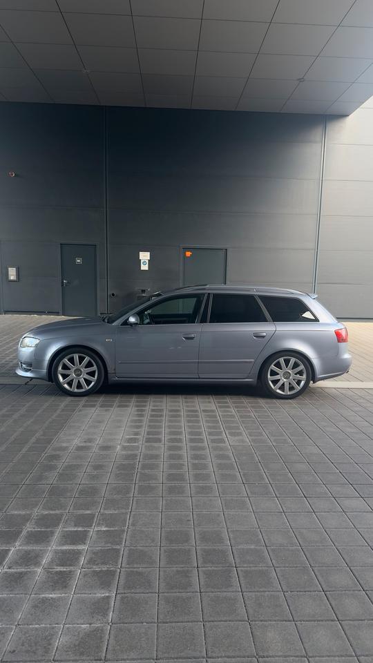 Audi A4 2005 — interior