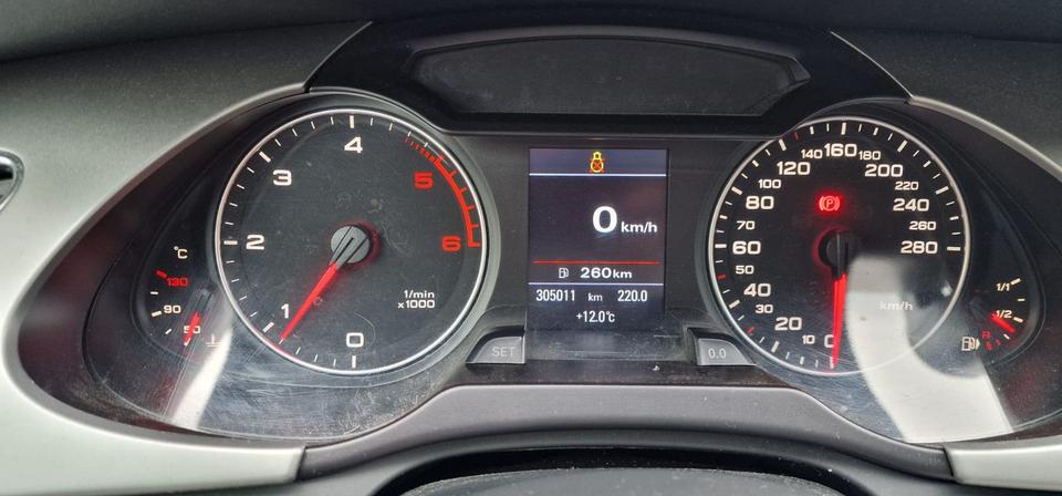 Audi A4 2009 — photo 13