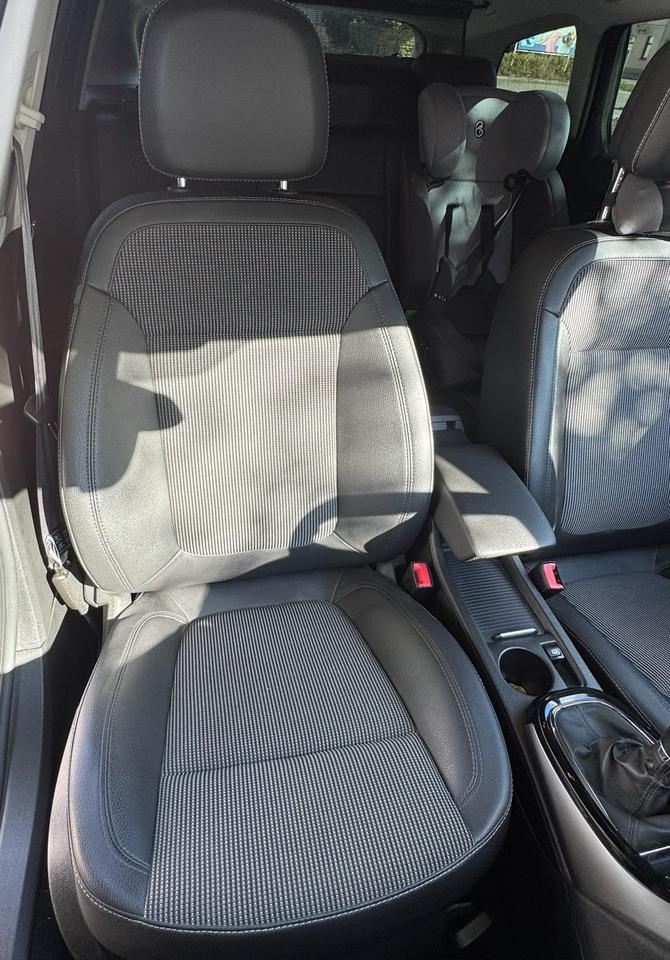 Opel Astra 2015 — фото 15