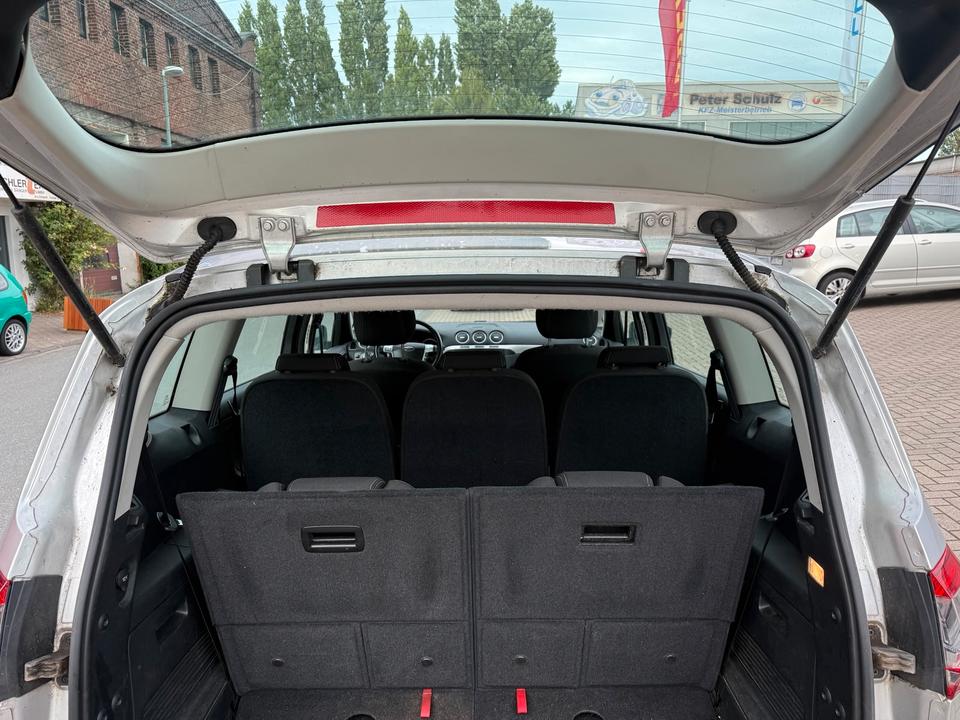Ford S-Max 2012 — фото 10