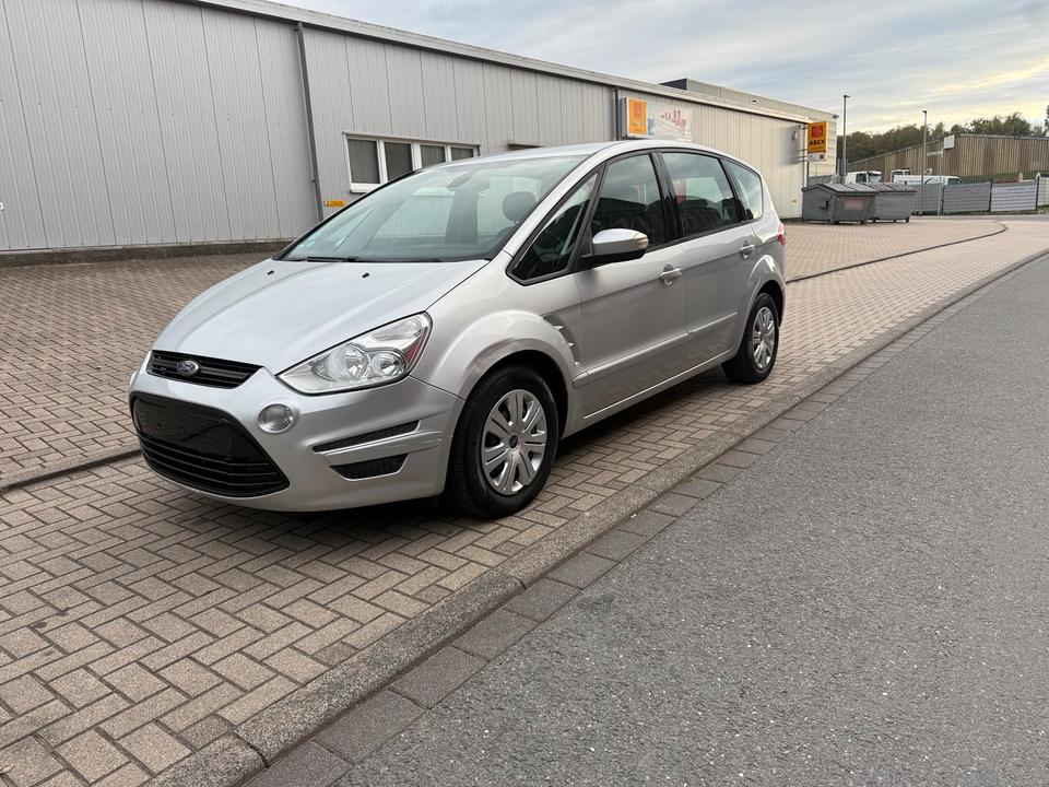 Ford S-Max 2012 — вигляд ззаду