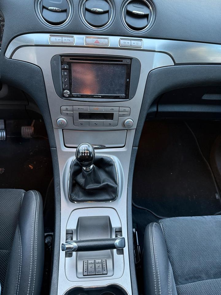 Ford S-Max 2009 — photo 9
