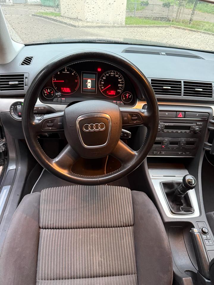 Audi A4 2006 — photo 10