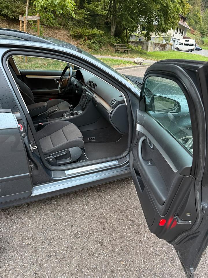 Audi A4 2006 — photo 12