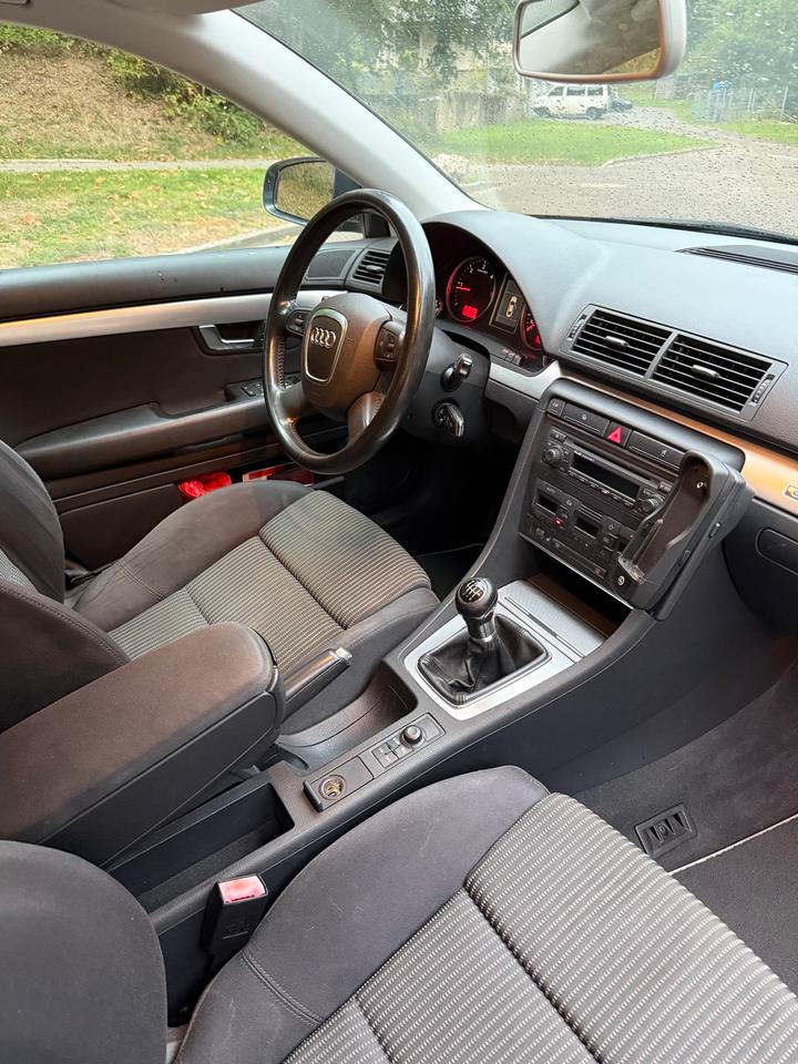 Audi A4 2006 — photo 14