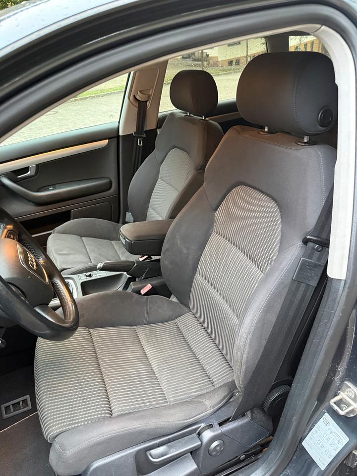 Audi A4 2006 — photo 9