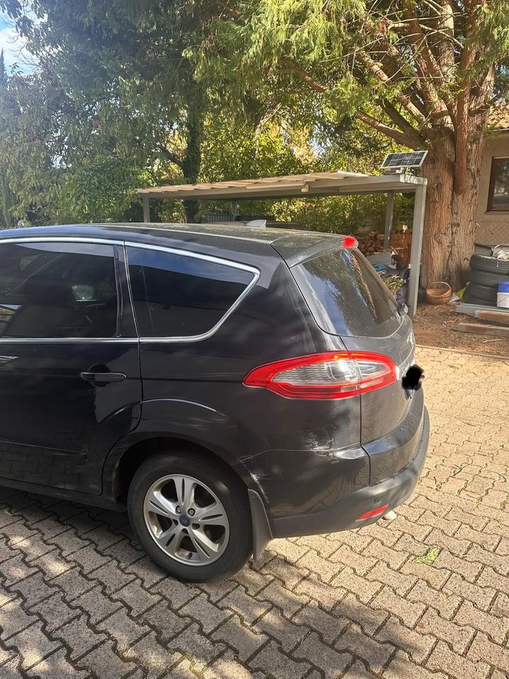 Ford S-Max 2011 — interior